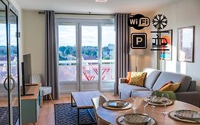 T2 de standing climatisé avec parking privé, Tram T2 T5, Hôpitaux est